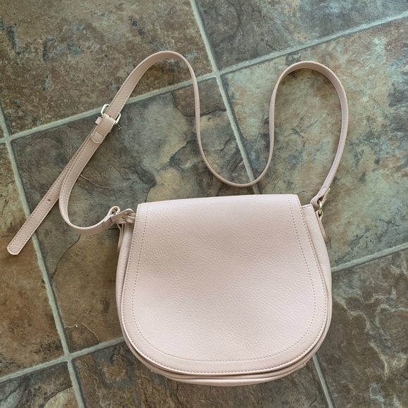 Old Navy Handbags - NWOT Old Navy Light Pink Crossbody Bag